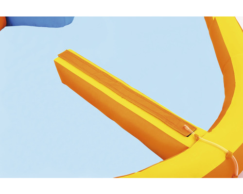 Detailný pohľad na nafukovaciu vodnú šmýkačku do záhrady