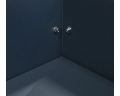 Detail rohu s dvoma upevňovacími skrutkami