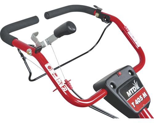 Detail ovládacích prvkov záhradnej frézy MTD