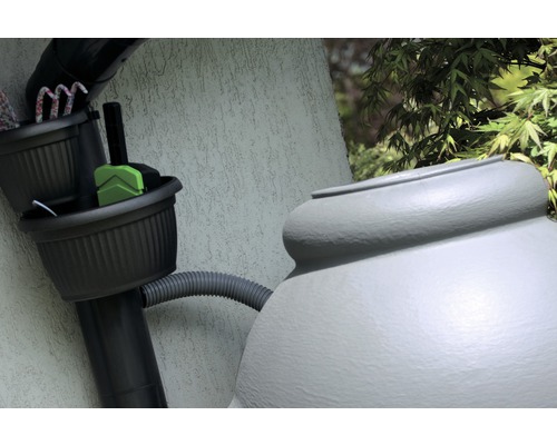 Zberač dažďovej vody s dažďovým príslušenstvom na zvode