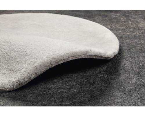 Okrúhly koberec s mäkkým povrchom