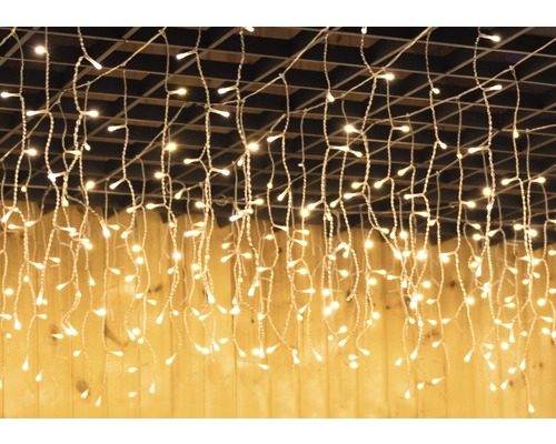 Svetelná reťaz s dizajnom cencúľov do interiéru