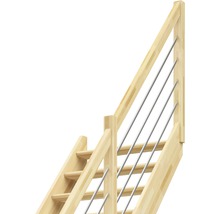 Drevené schodisko s nerezovým zábradlím