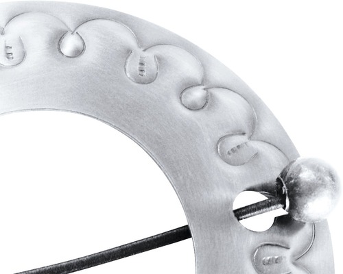 Záclonová spona z kovu