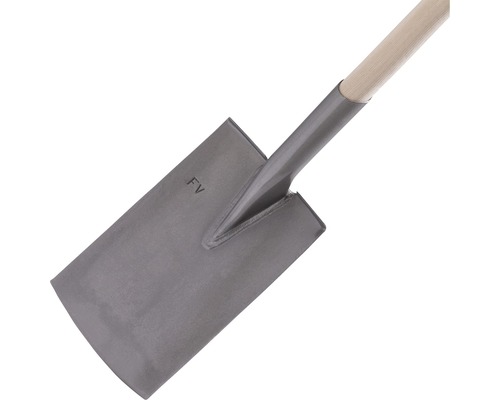 Rýľ s drevenou násadou