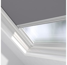 Strešná okenná roleta v zatvorenom stave