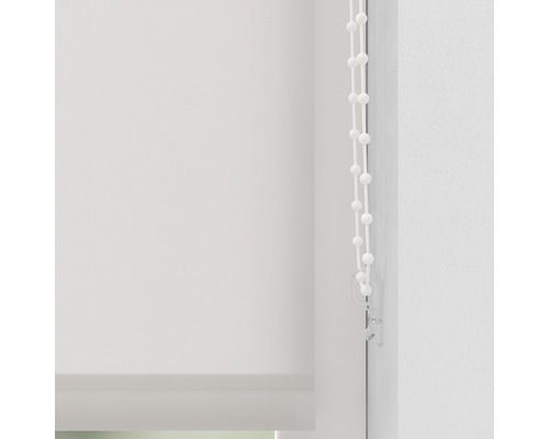 Roleta s retiazkovým ovládaním na dekoráciu okien