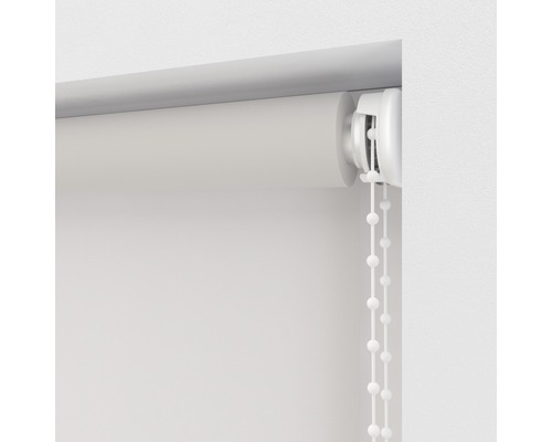 Roleta s retiazkovým ovládaním na dekoráciu okien