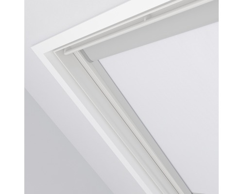 Strešná okenná roleta v zatvorenej polohe