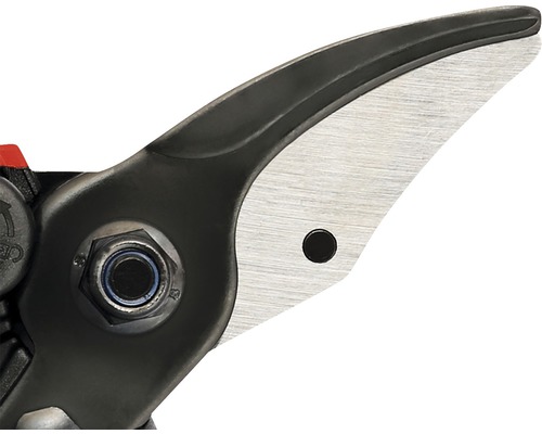 Detail čepele záhradných nožníc