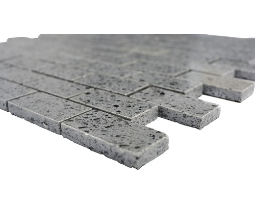 Mozaiková dlaždica z prírodného kameňa na šírku