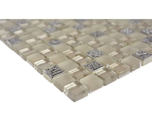 Mozaiková dlaždica so štvorcovými prvkami a vzormi