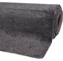Sivý koberec v roli