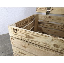 Drevená debna s vekom a logom Buildify