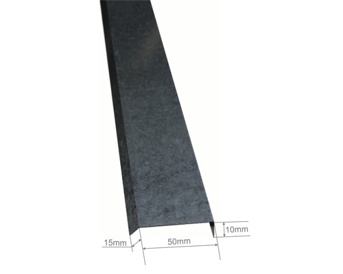 Kovové lemovanie s rozmermi 15 mm, 50 mm a 10 mm