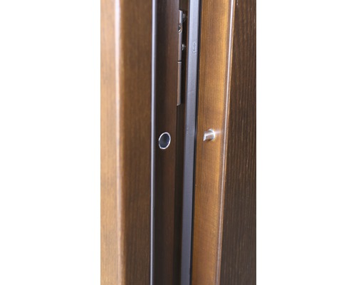 Detailný pohľad na zámok dverí so zámkovou vložkou