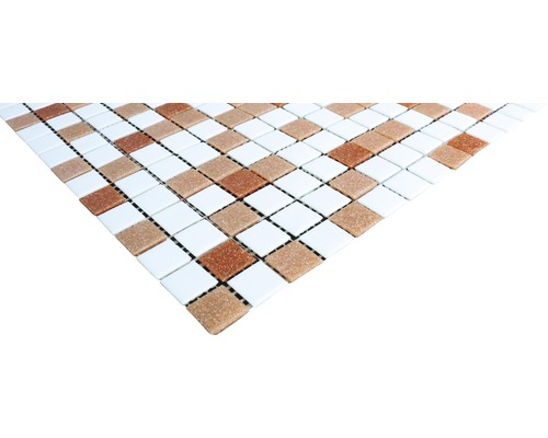 Mozaiková dlaždica so štvorcovými kameňmi v rôznych odtieňoch