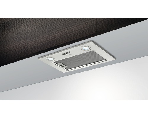 Nerezový digestor s osvetlením pod kuchynskou skrinkou