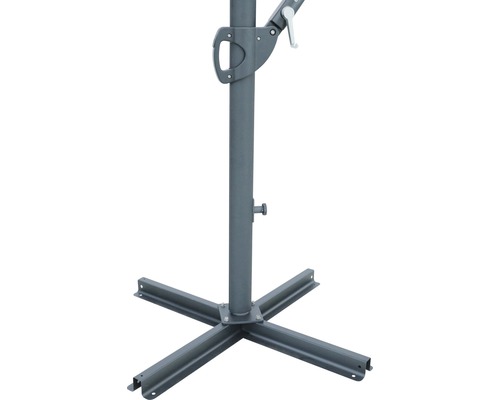 Kovový stojan na slnečník so štvornohou základňou