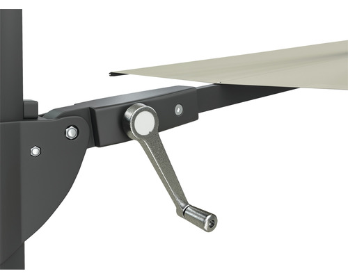 Detailný záber slnečníka s kľukovým mechanizmom