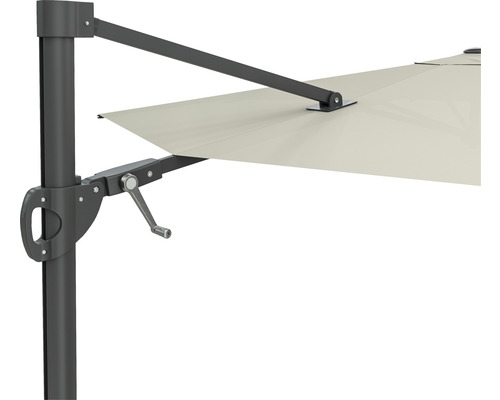 Detailný pohľad na slnečník s mechanizmom na nastavenie uhla sklonu