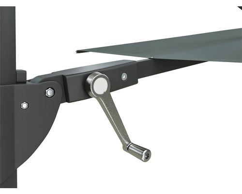 Detailný pohľad na kľukový mechanizmus slnečníka.