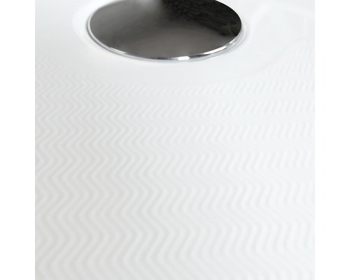 Detail sprchovej vaničky s odtokovou súpravou