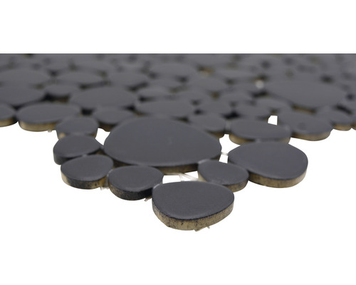 Mozaiková dlaždica so vzhľadom okruhliakov