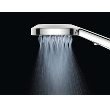 Ručná sprcha s tečúcou vodou