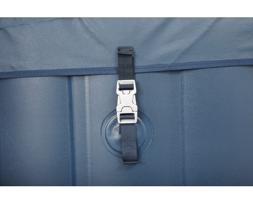 Detailný pohľad na transportný kontajner s prackou