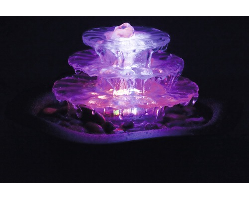 Dekoratívna izbová fontána s tromi úrovňami a osvetlením