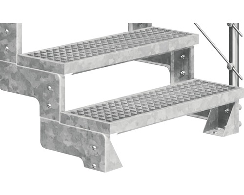 Detailný pohľad na pozinkované schodisko s dvoma stupňami.