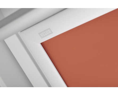 Detail strešného okna s logom Velux