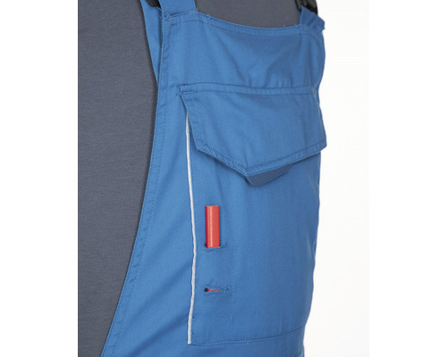 Detail modrých pracovných nohavíc s vreckom