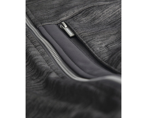 Detailný pohľad na mikinu na zips s logom Argon.