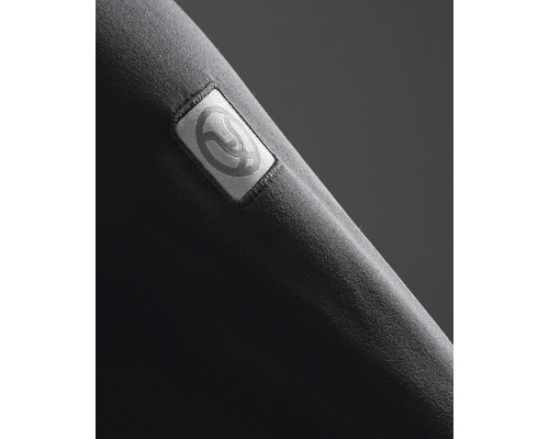 Detailný pohľad na textilný výrobok s logom Uhip