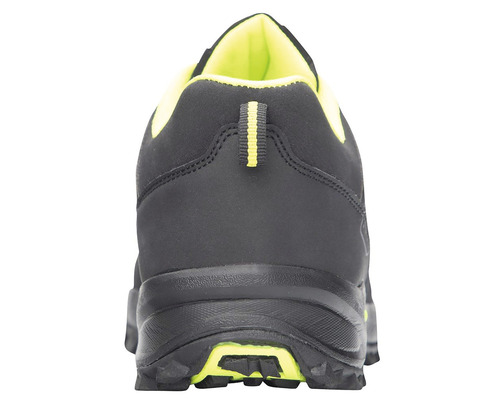 Pohľad zozadu na čiernu pracovnú alebo bezpečnostnú obuv