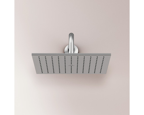 Štvorcová sprchová hlavica z kovu