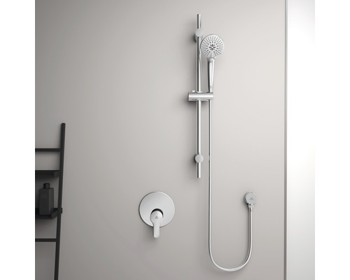 Nástenná sprchová batéria s ručnou sprchou a sprchovou tyčou