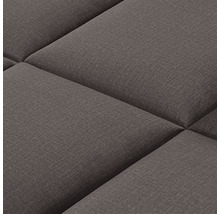 Detail čalúneného nábytku so štvorcovými priehradkami