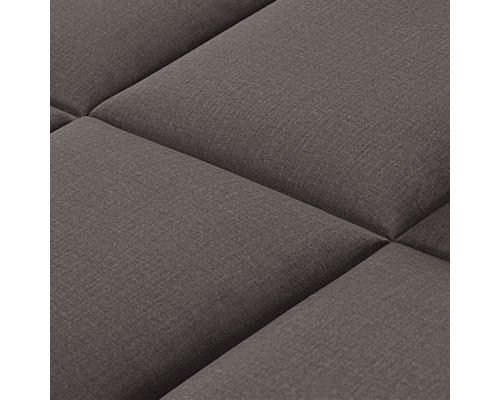 Detail čalúneného nábytku so štvorcovými priehradkami