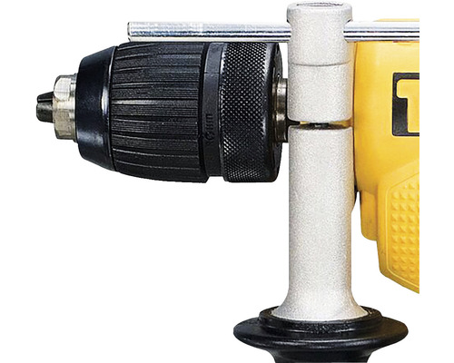 Detailný záber vŕtačky so skľučovadlom a rukoväťou