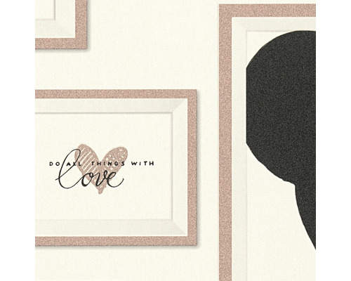 Detailný záber rámovaných obrázkov s nápismi ''Do all things with Love'' a abstraktným zobrazením