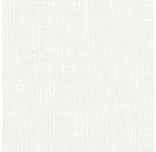 Detail bielej textilnej tapety s jemnou štruktúrou tkaniny
