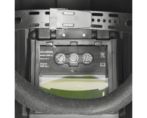 Detail zváračskej masky s automatickým stmievaním a ovládacími gombíkmi