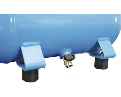 Detail vzduchovej nádrže s vypúšťacím ventilom a nožičkami.