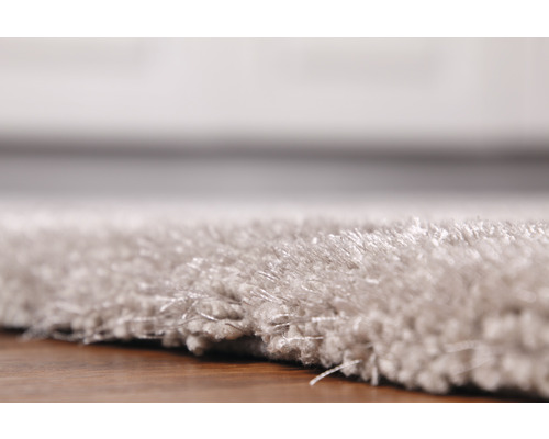 Detailný pohľad na koberec s vysokým vlasom