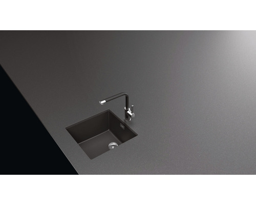 Kuchynský drez s batériou v pracovnej doske