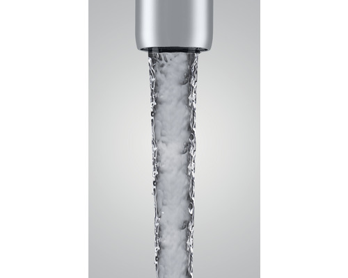 Vodovodný kohútik s tečúcou vodou