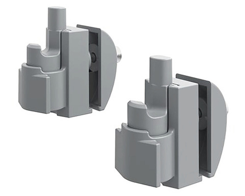 Dve sivé sprchové kovania